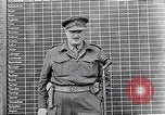 Standbild Belsen Konzentrationslager Niedersachsen Deutschland, 1945, aus Sekunde 57 historischem Filmmaterial Videoclip 65675037243