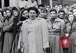 Standbild Belsen Konzentrationslager Niedersachsen Deutschland, 1945, aus Sekunde 4 historischem Filmmaterial Videoclip 65675037244