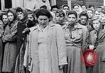 Standbild Belsen Konzentrationslager Niedersachsen Deutschland, 1945, aus Sekunde 13 historischem Filmmaterial Videoclip 65675037244