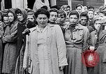 Standbild Belsen Konzentrationslager Niedersachsen Deutschland, 1945, aus Sekunde 21 historischem Filmmaterial Videoclip 65675037244
