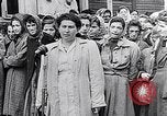Standbild Belsen Konzentrationslager Niedersachsen Deutschland, 1945, aus Sekunde 24 historischem Filmmaterial Videoclip 65675037244