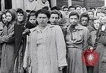 Standbild Belsen Konzentrationslager Niedersachsen Deutschland, 1945, aus Sekunde 38 historischem Filmmaterial Videoclip 65675037244