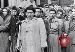 Standbild Belsen Konzentrationslager Niedersachsen Deutschland, 1945, aus Sekunde 53 historischem Filmmaterial Videoclip 65675037244