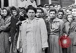 Standbild Belsen Konzentrationslager Niedersachsen Deutschland, 1945, aus Sekunde 62 historischem Filmmaterial Videoclip 65675037244