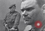 Standbild Bergen Belsen Konzentrationslager Niedersachsen Deutschland, 1945, aus Sekunde 8 historischem Filmmaterial Videoclip 65675037245