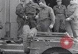 Standbild Bergen Belsen Konzentrationslager Niedersachsen Deutschland, 1945, aus Sekunde 14 historischem Filmmaterial Videoclip 65675037245