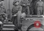 Standbild Bergen Belsen Konzentrationslager Niedersachsen Deutschland, 1945, aus Sekunde 18 historischem Filmmaterial Videoclip 65675037245