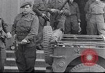 Standbild Bergen Belsen Konzentrationslager Niedersachsen Deutschland, 1945, aus Sekunde 19 historischem Filmmaterial Videoclip 65675037245