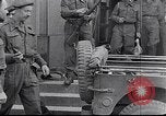 Standbild Bergen Belsen Konzentrationslager Niedersachsen Deutschland, 1945, aus Sekunde 20 historischem Filmmaterial Videoclip 65675037245
