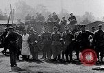 Standbild Bergen Belsen Konzentrationslager Niedersachsen Deutschland, 1945, aus Sekunde 25 historischem Filmmaterial Videoclip 65675037245