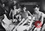 Standbild Bergen Belsen Konzentrationslager Niedersachsen Deutschland, 1945, aus Sekunde 36 historischem Filmmaterial Videoclip 65675037245