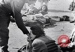Standbild Bergen Belsen Konzentrationslager Niedersachsen Deutschland, 1945, aus Sekunde 59 historischem Filmmaterial Videoclip 65675037245