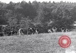 Image hommes achètent le blé Francfort Allemagne, 1946, de la seconde 38 séquences d'archives historiques vidéo 65675037249