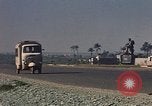 Standbild Heavy Traffic in Märkten Vietnam, 1967, aus Sekunde 16 historischem Filmmaterial Videoclip 65675037262