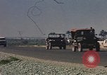 Standbild Heavy Traffic in Märkten Vietnam, 1967, aus Sekunde 27 historischem Filmmaterial Videoclip 65675037262