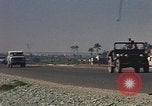 Standbild Heavy Traffic in Märkten Vietnam, 1967, aus Sekunde 28 historischem Filmmaterial Videoclip 65675037262