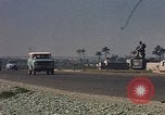 Standbild Heavy Traffic in Märkten Vietnam, 1967, aus Sekunde 29 historischem Filmmaterial Videoclip 65675037262