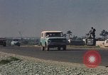 Standbild Heavy Traffic in Märkten Vietnam, 1967, aus Sekunde 30 historischem Filmmaterial Videoclip 65675037262