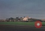 Standbild Heavy Traffic in Märkten Vietnam, 1967, aus Sekunde 48 historischem Filmmaterial Videoclip 65675037262