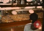 Standbild diverse Geschäfte am Markt Vietnam, 1967, aus Sekunde 9 historischem Filmmaterial Videoclip 65675037263