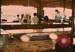Standbild diverse Geschäfte am Markt Vietnam, 1967, aus Sekunde 16 historischem Filmmaterial Videoclip 65675037263
