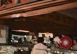 Standbild diverse Geschäfte am Markt Vietnam, 1967, aus Sekunde 34 historischem Filmmaterial Videoclip 65675037263