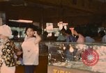 Standbild diverse Geschäfte am Markt Vietnam, 1967, aus Sekunde 41 historischem Filmmaterial Videoclip 65675037263