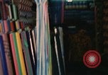 Standbild diverse Geschäfte am Markt Vietnam, 1967, aus Sekunde 49 historischem Filmmaterial Videoclip 65675037263