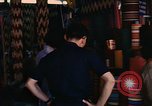 Standbild diverse Geschäfte am Markt Vietnam, 1967, aus Sekunde 52 historischem Filmmaterial Videoclip 65675037263