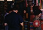 Standbild diverse Geschäfte am Markt Vietnam, 1967, aus Sekunde 54 historischem Filmmaterial Videoclip 65675037263