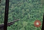 Standbild 173rd Assault Helicopter Company Lai Khe Süd Vietnam, 1967, aus Sekunde 25 historischem Filmmaterial Videoclip 65675037272