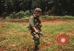 Immagine di US Army 1 soldati di fanteria Lai Khe Vietnam del Sud, 1967, secondo 13 filmato di repertorio 65675037278