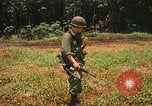 Immagine di US Army 1 soldati di fanteria Lai Khe Vietnam del Sud, 1967, secondo 17 filmato di repertorio 65675037278