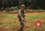 Immagine di US Army 1 soldati di fanteria Lai Khe Vietnam del Sud, 1967, secondo 18 filmato di repertorio 65675037278