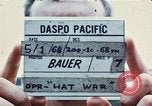 Image soldats en Red Caps Lai Khe Sud Vietnam, 1968, de la seconde 1 séquences d'archives historiques vidéo 65675037283