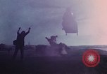Image obusier aérotransportés Lai Khe Sud Vietnam, 1968, de la seconde 33 séquences d'archives historiques vidéo 65675037286
