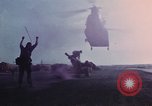 Image obusier aérotransportés Lai Khe Sud Vietnam, 1968, de la seconde 34 séquences d'archives historiques vidéo 65675037286