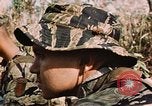 Image des soldats dans la jungle Lai Khe Sud Vietnam, 1968, de la seconde 16 séquences d'archives historiques vidéo 65675037287