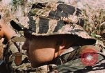 Image des soldats dans la jungle Lai Khe Sud Vietnam, 1968, de la seconde 31 séquences d'archives historiques vidéo 65675037287