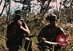Image des soldats dans la jungle Lai Khe Sud Vietnam, 1968, de la seconde 61 séquences d'archives historiques vidéo 65675037287