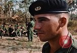 Image Patrouille de reconnaissance à longue portée Lai Khe Sud Vietnam, 1968, de la seconde 16 séquences d'archives historiques vidéo 65675037288