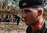 Image Patrouille de reconnaissance à longue portée Lai Khe Sud Vietnam, 1968, de la seconde 20 séquences d'archives historiques vidéo 65675037288