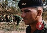 Image Patrouille de reconnaissance à longue portée Lai Khe Sud Vietnam, 1968, de la seconde 21 séquences d'archives historiques vidéo 65675037288
