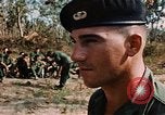 Image Patrouille de reconnaissance à longue portée Lai Khe Sud Vietnam, 1968, de la seconde 23 séquences d'archives historiques vidéo 65675037288