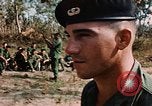 Image Patrouille de reconnaissance à longue portée Lai Khe Sud Vietnam, 1968, de la seconde 26 séquences d'archives historiques vidéo 65675037288