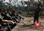 Image Patrouille de reconnaissance à longue portée Lai Khe Sud Vietnam, 1968, de la seconde 33 séquences d'archives historiques vidéo 65675037288