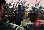 Image Patrouille de reconnaissance à longue portée Lai Khe Sud Vietnam, 1968, de la seconde 53 séquences d'archives historiques vidéo 65675037288