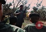 Image Patrouille de reconnaissance à longue portée Lai Khe Sud Vietnam, 1968, de la seconde 54 séquences d'archives historiques vidéo 65675037288