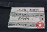 Image des soldats dans le casque de pétroliers Lai Khe Sud Vietnam, 1968, de la seconde 4 séquences d'archives historiques vidéo 65675037289