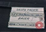 Image des soldats dans le casque de pétroliers Lai Khe Sud Vietnam, 1968, de la seconde 5 séquences d'archives historiques vidéo 65675037289